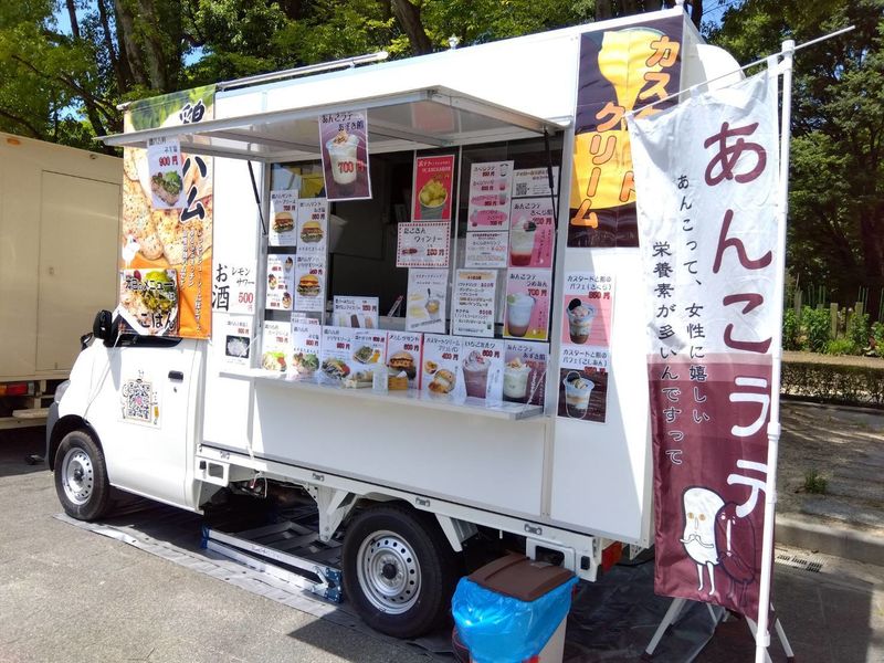 テント　キッチンカー　イベント 2023年8月6日第17回CorSanaフェスティバル外（キッチンカー・テント